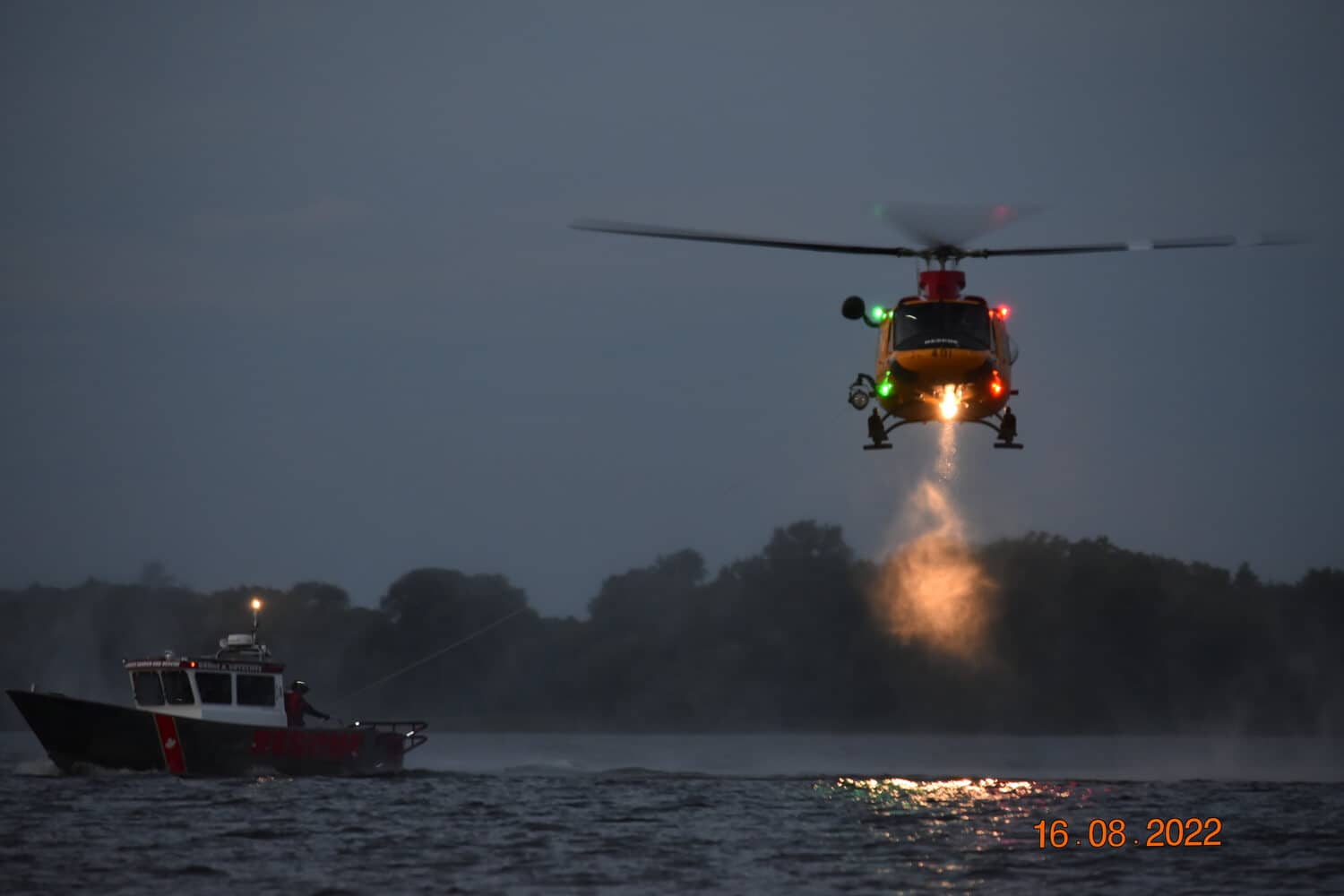 RCAF 491 Helicopter rescue training with the Bruce A Sutcliffe, QSAR, Lake Ontario for the marine surveyor ontario page